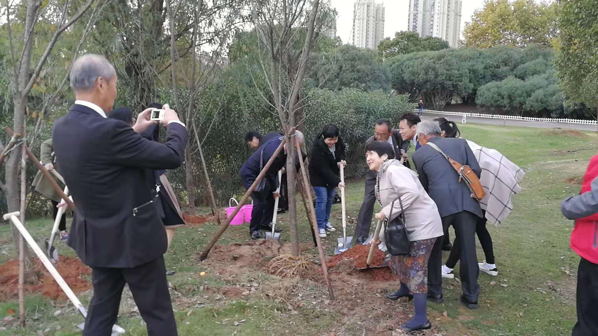 共植一片綠   搭建友好橋 (2).JPG